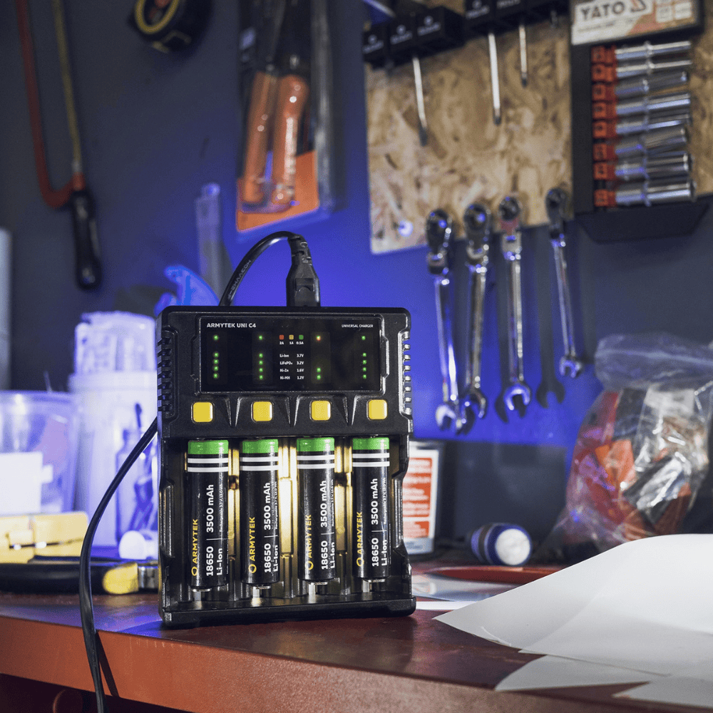 Punjač ARMYTEK Uni C4 Reg (Plug C)-3138 13 Punjač ARMYTEK Uni C4 Reg (Plug C)-3138 - Slika 13